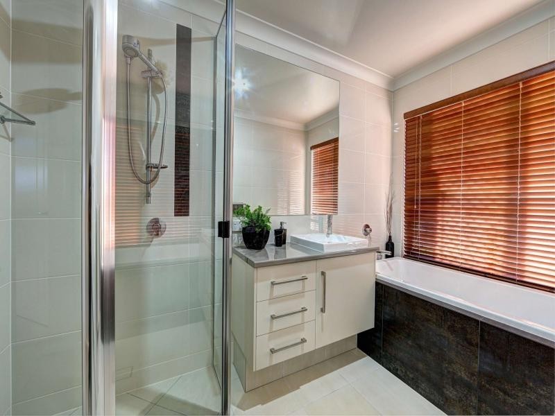 6 Ashley Place, Innes Park QLD 4670