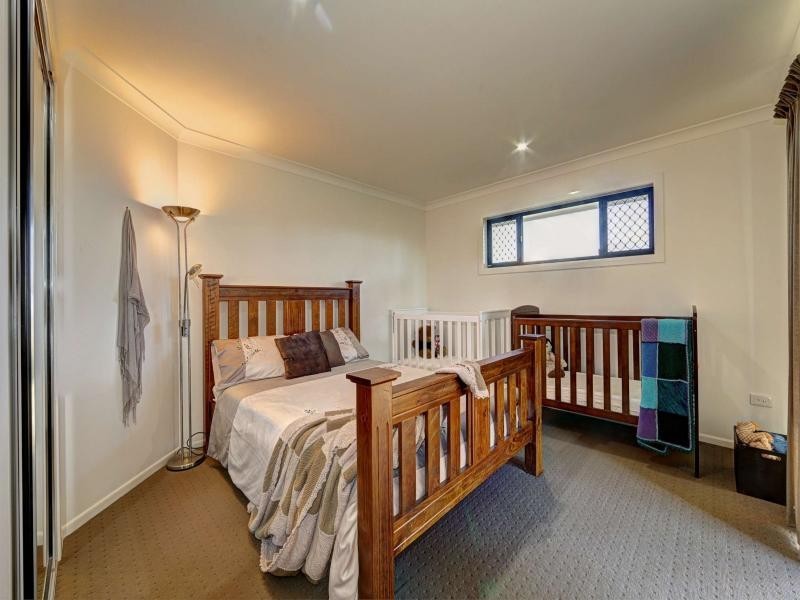 6 Ashley Place, Innes Park QLD 4670
