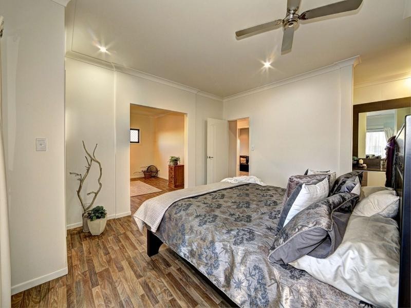 6 Ashley Place, Innes Park QLD 4670