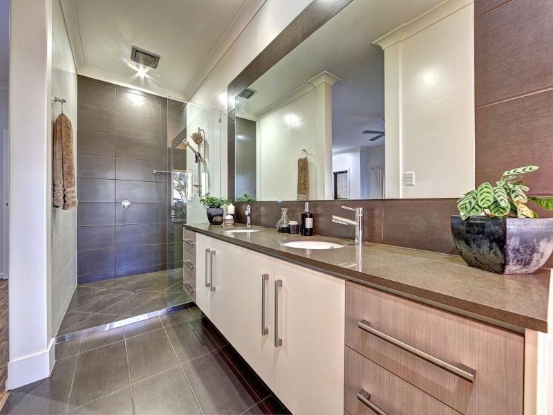 6 Ashley Place, Innes Park QLD 4670