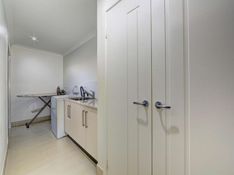 6 Ashley Place, Innes Park QLD 4670