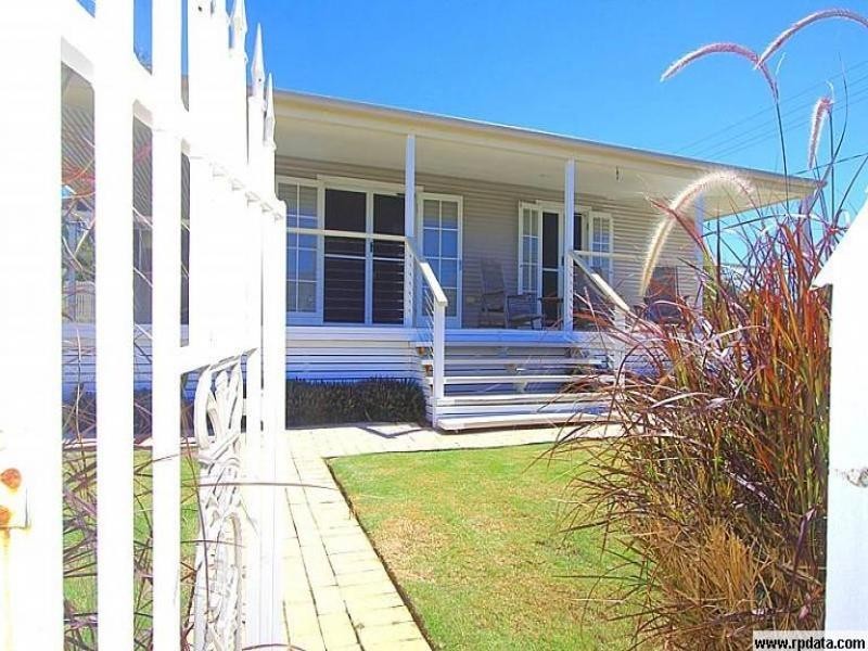 70 The Esplanade, Elliott Heads QLD 4670