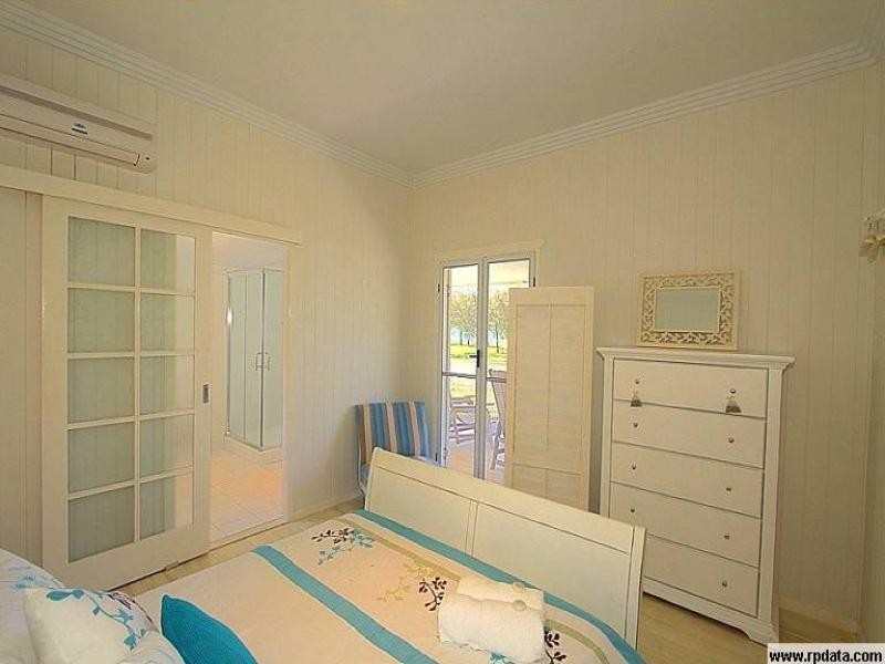 70 The Esplanade, Elliott Heads QLD 4670