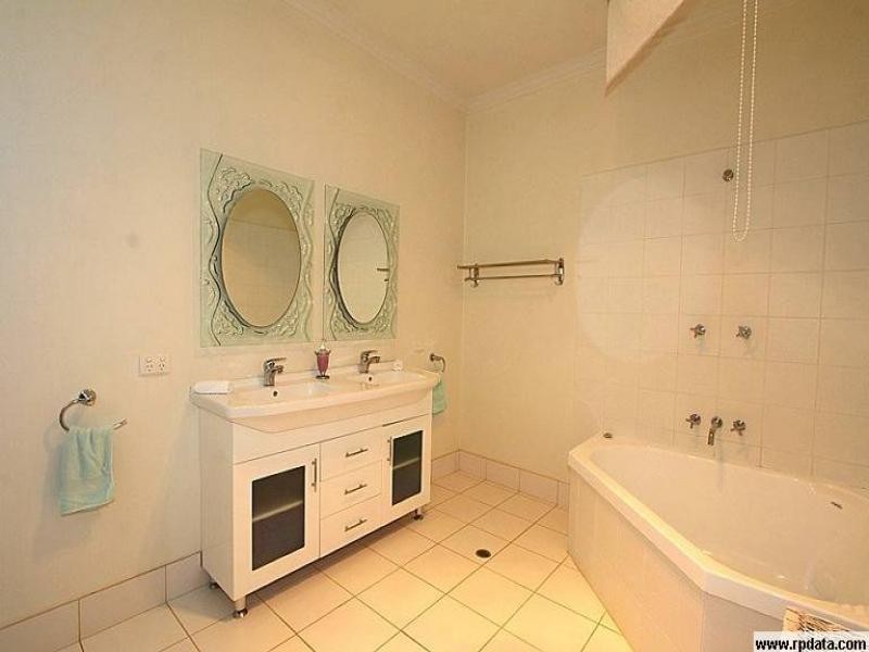 70 The Esplanade, Elliott Heads QLD 4670