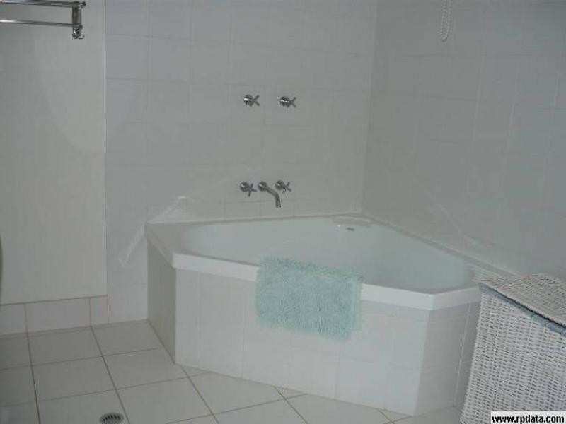 70 The Esplanade, Elliott Heads QLD 4670