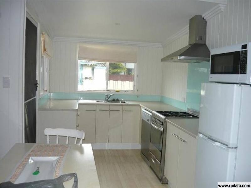 70 The Esplanade, Elliott Heads QLD 4670