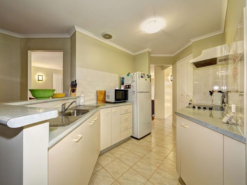 14A Linden Crescent, Qunaba QLD 4670