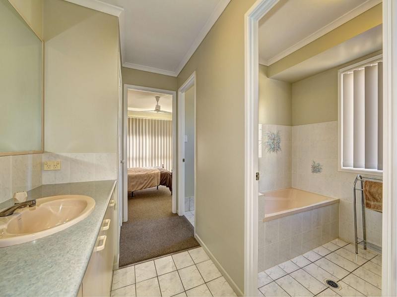 14A Linden Crescent, Qunaba QLD 4670