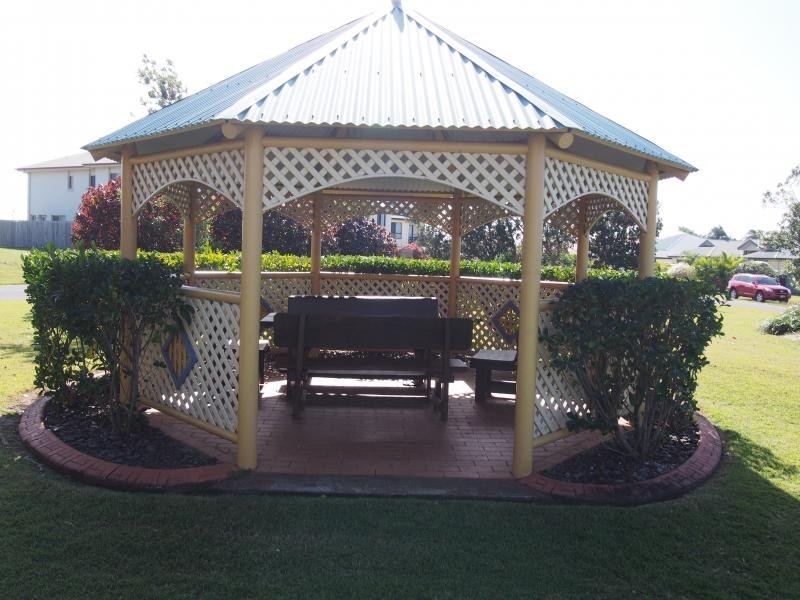 18 Robert John Circuit, Coral Cove QLD 4670