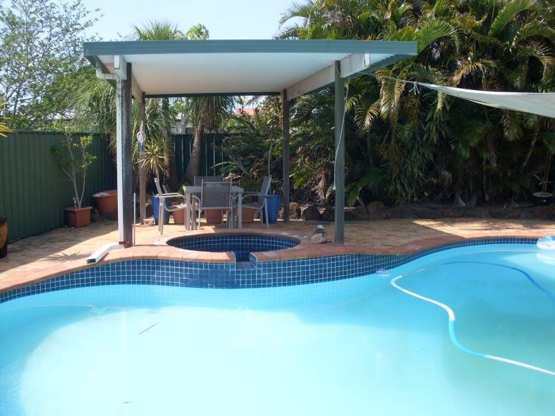 21 Svensson st, Svensson Heights QLD 4670