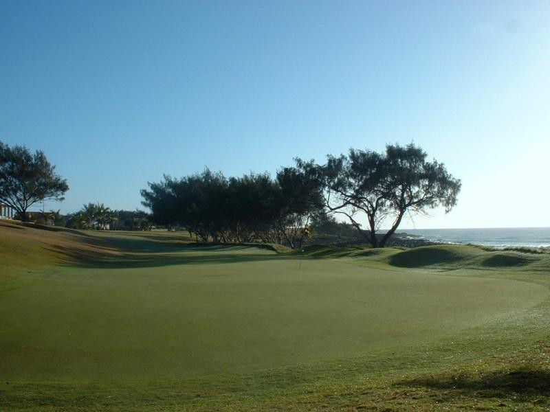 24 Marian Street, Coral Cove QLD 4670