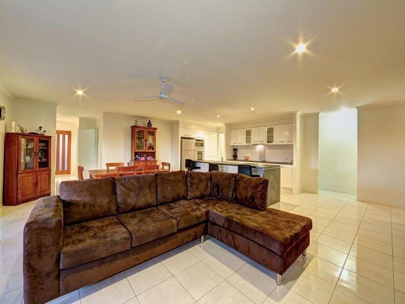 12 Landsborough Street, Bargara QLD 4670
