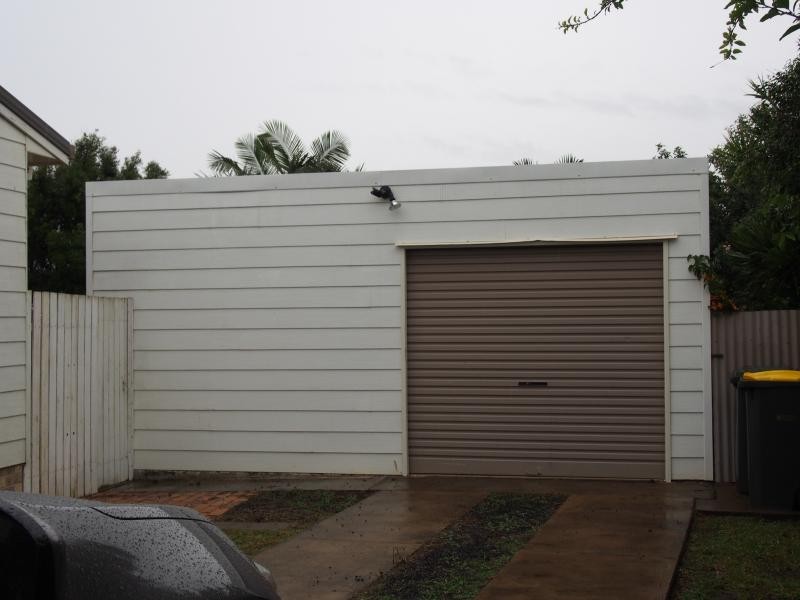 2 Crystal Court, Elliott Heads QLD 4670