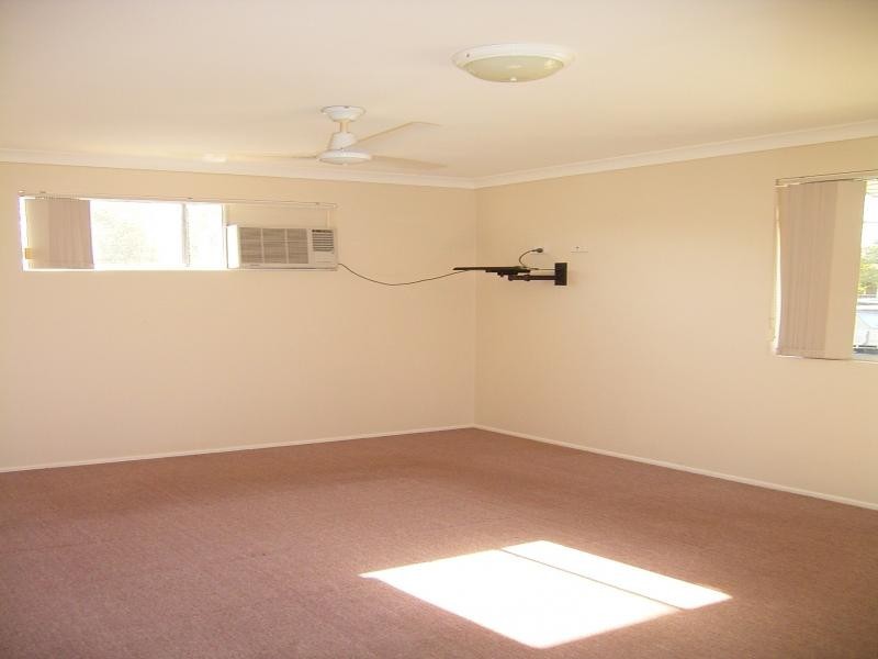 2 Crystal Court, Elliott Heads QLD 4670