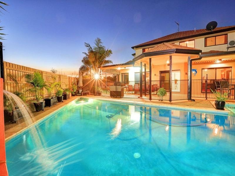 10 Janet Court, Coral Cove QLD 4670