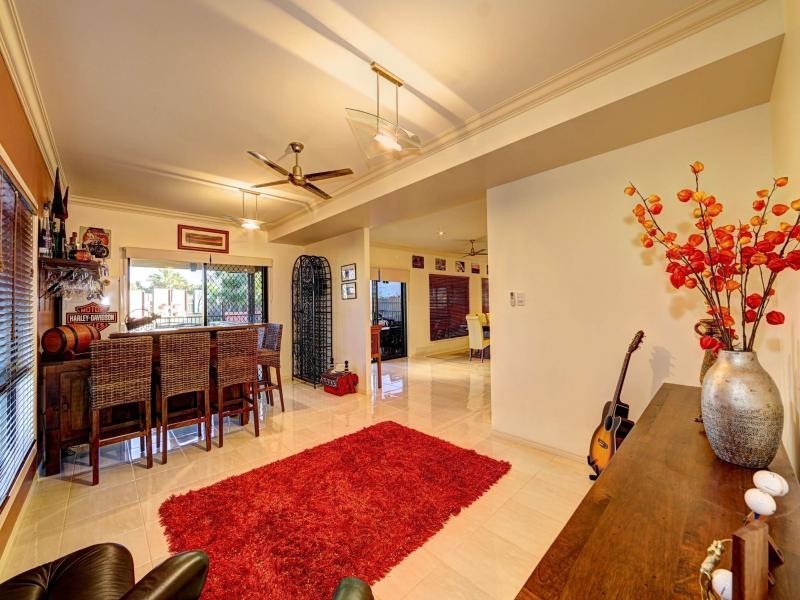 10 Janet Court, Coral Cove QLD 4670