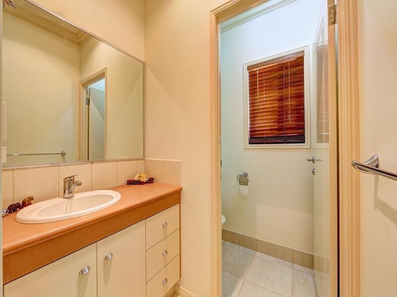 10 Janet Court, Coral Cove QLD 4670