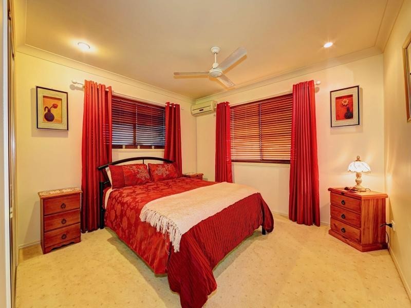 10 Janet Court, Coral Cove QLD 4670