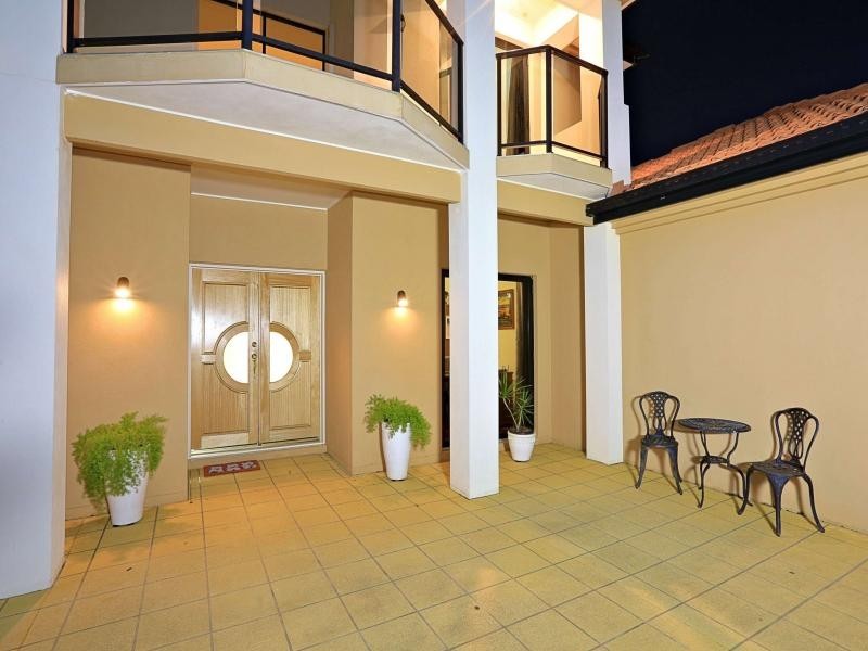 10 Janet Court, Coral Cove QLD 4670