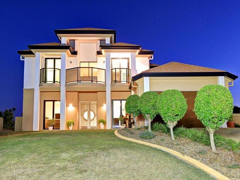 10 Janet Court, Coral Cove QLD 4670