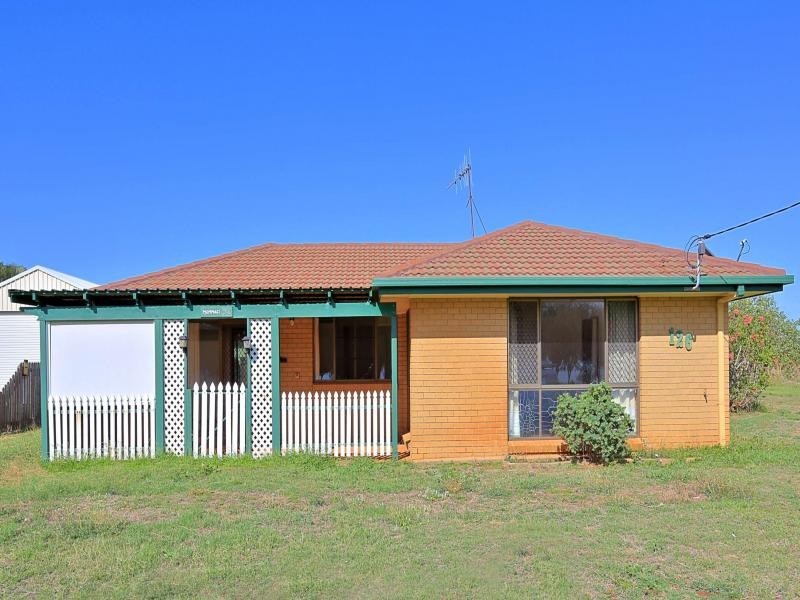 126 The Esplanade, Elliott Heads QLD 4670