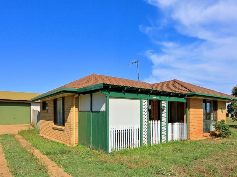 126 The Esplanade, Elliott Heads QLD 4670