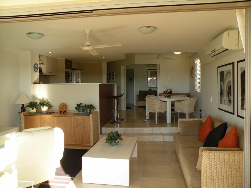 2/56 Holland Street, Bargara QLD 4670