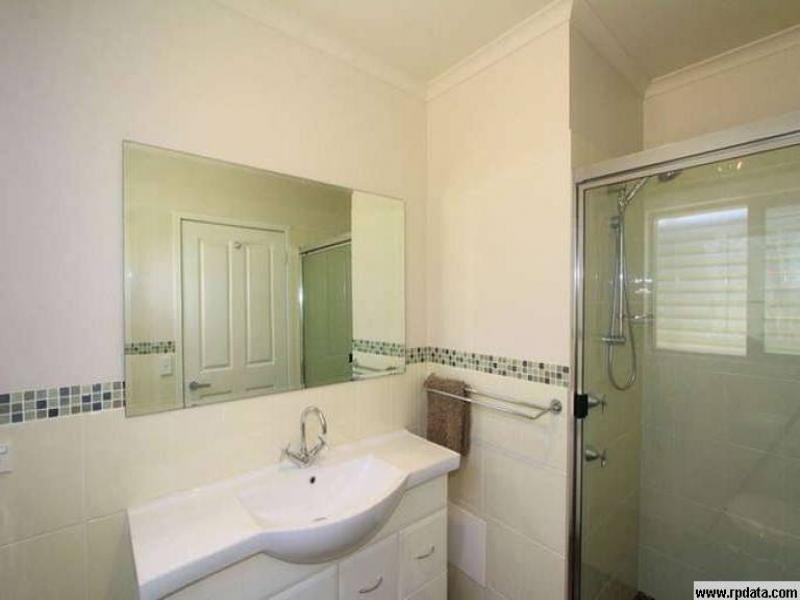 2/56 Holland Street, Bargara QLD 4670