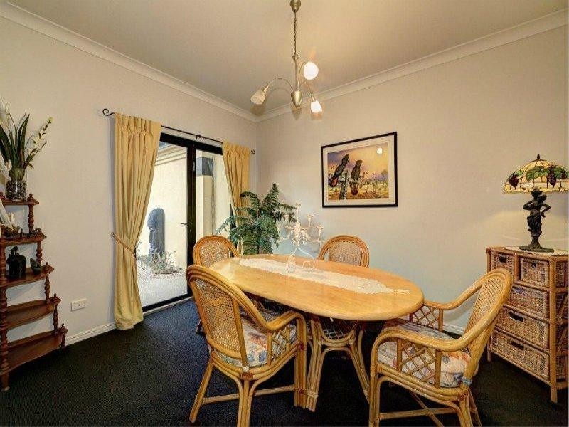 31 Coral Cove Drive, Coral Cove QLD 4670