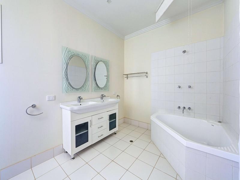 70 The Esplanade, Elliott Heads QLD 4670