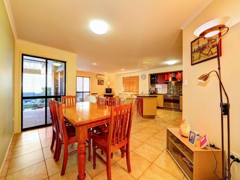 9 Topper Drive, Coral Cove QLD 4670