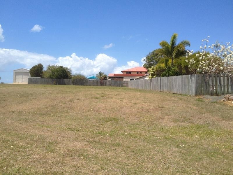 63 Bisdee Street, Coral Cove QLD 4670