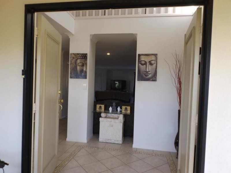 1/5  Robert John Circuit, Coral Cove QLD 4670