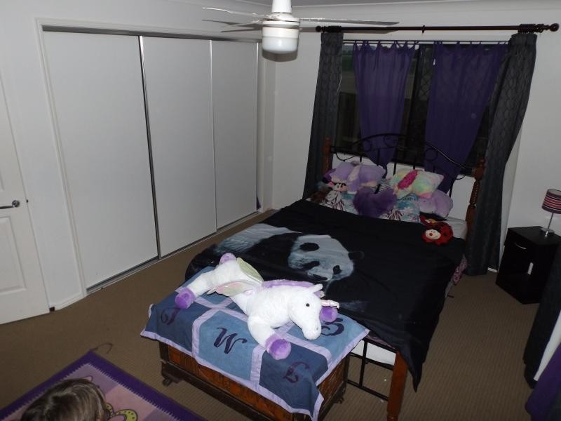 1/5  Robert John Circuit, Coral Cove QLD 4670