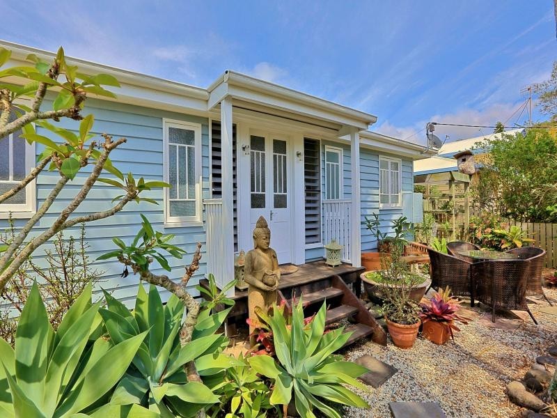 30 Bathurst Street, Elliott Heads QLD 4670