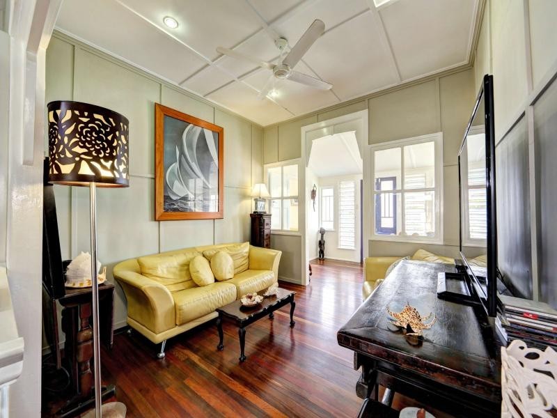 30 Bathurst Street, Elliott Heads QLD 4670