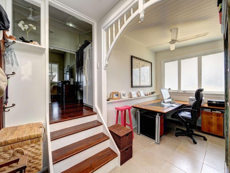 30 Bathurst Street, Elliott Heads QLD 4670