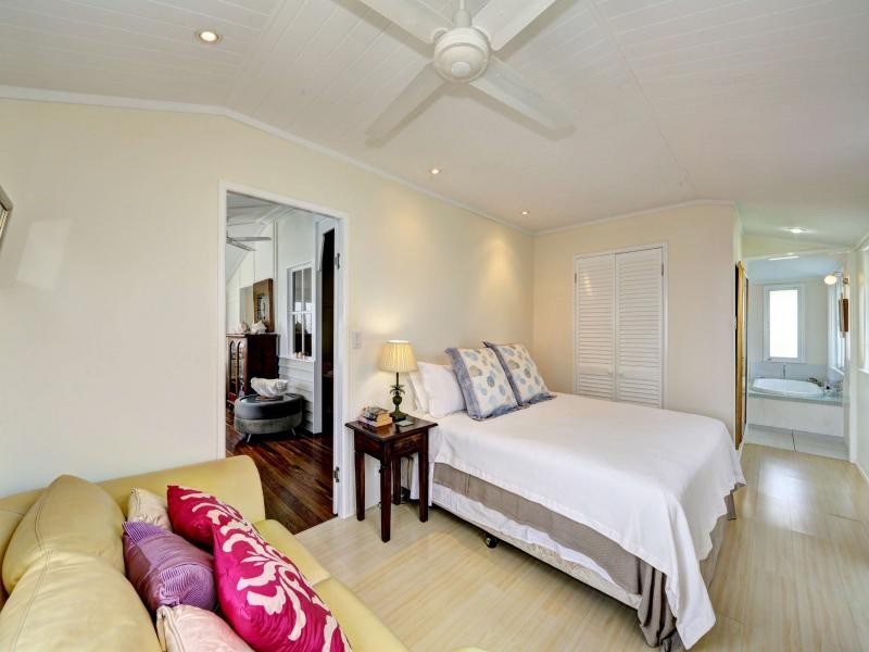 30 Bathurst Street, Elliott Heads QLD 4670