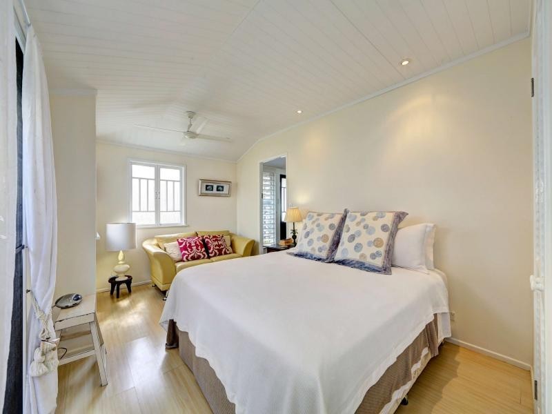 30 Bathurst Street, Elliott Heads QLD 4670