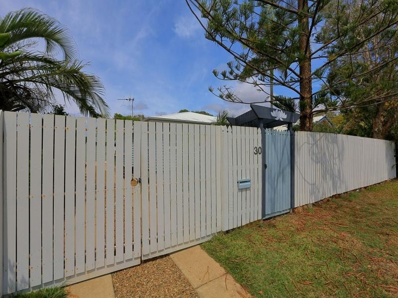 30 Bathurst Street, Elliott Heads QLD 4670