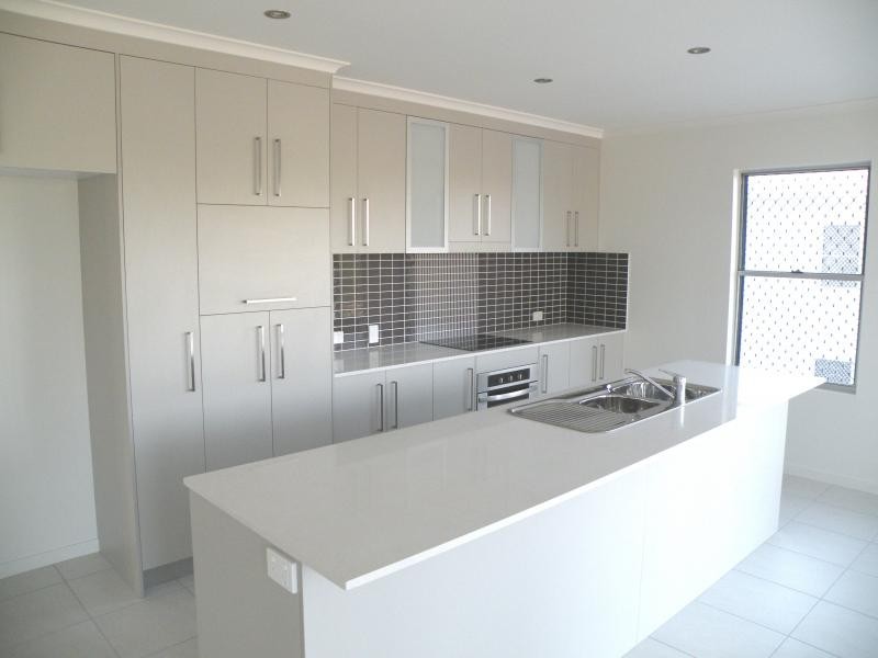 2 / 6 McDougall Street, Bargara QLD 4670
