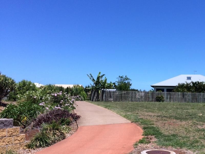 19 Bisdee Street, Coral Cove QLD 4670
