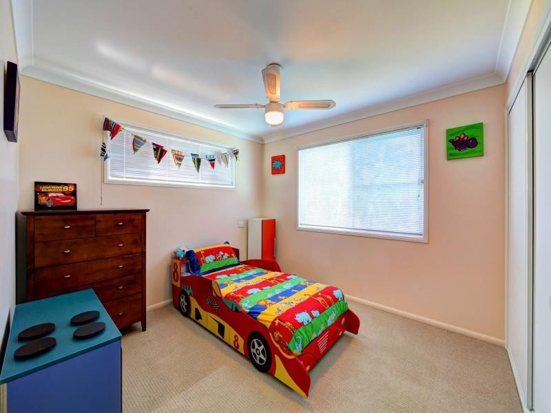 34 Lihs Street, Elliott Heads QLD 4670