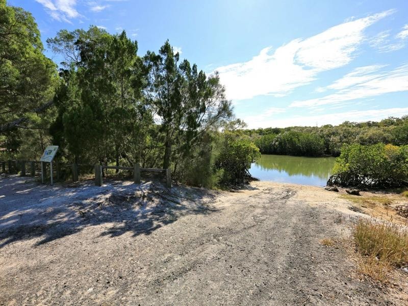 6 Fern Tree Drive, Coonarr QLD 4670