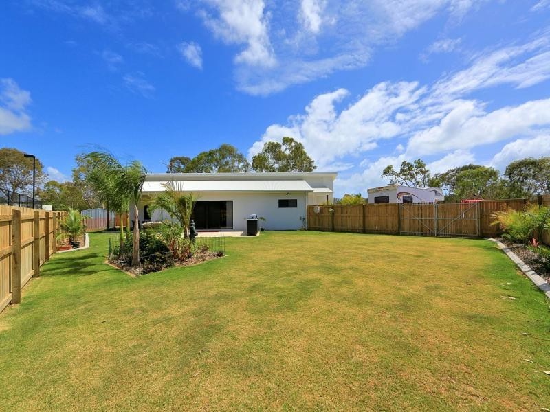 9 Betty Close, Coral Cove QLD 4670