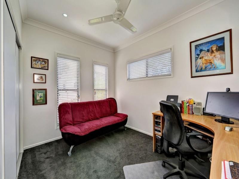 9 Betty Close, Coral Cove QLD 4670