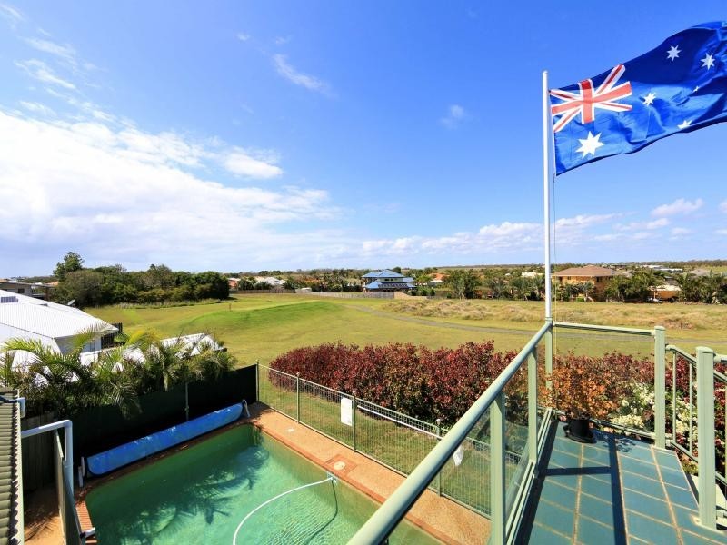 9 Belmonte Drive, Coral Cove QLD 4670