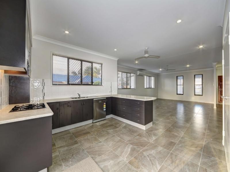 35 Mokera Street, Coral Cove QLD 4670
