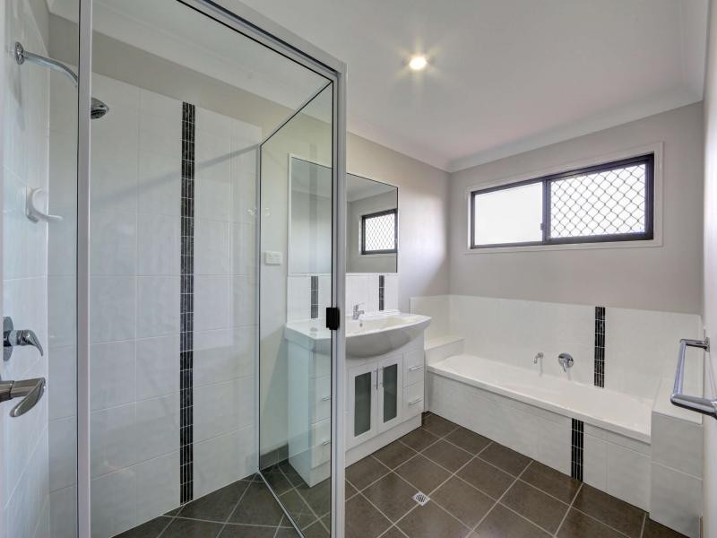 35 Mokera Street, Coral Cove QLD 4670