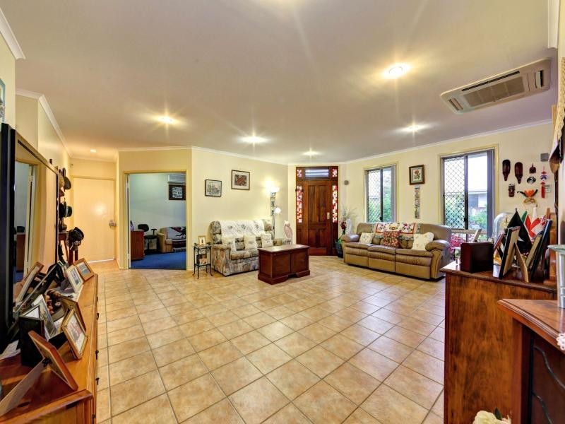 4 Riordan Place, Bargara QLD 4670